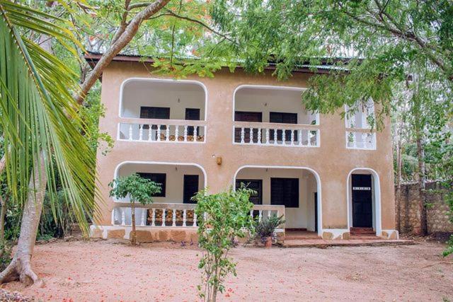 דיאני ביץ' Kijani Cottages Diani מראה חיצוני תמונה