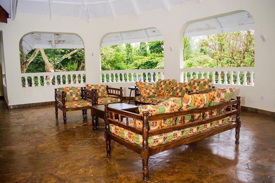דיאני ביץ' Kijani Cottages Diani מראה חיצוני תמונה